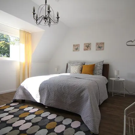 Alte Praxis - Zentral & Ruhig In Simmern! Stellplatz Apartment Kumbdchen
