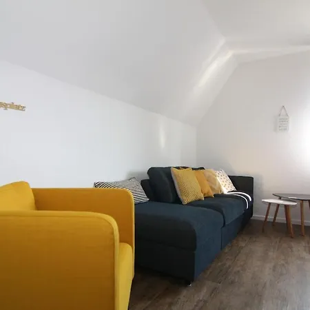 Alte Praxis - Zentral & Ruhig In Simmern! Stellplatz *