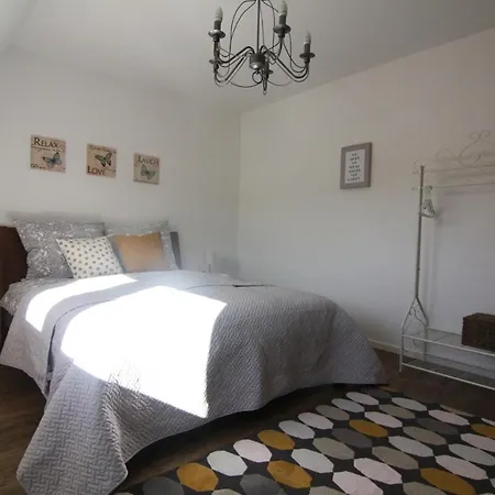 アパート Alte Praxis - Zentral & Ruhig In Simmern! Stellplatz ジンメン