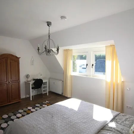 アパート Alte Praxis - Zentral & Ruhig In Simmern! Stellplatz ジンメン